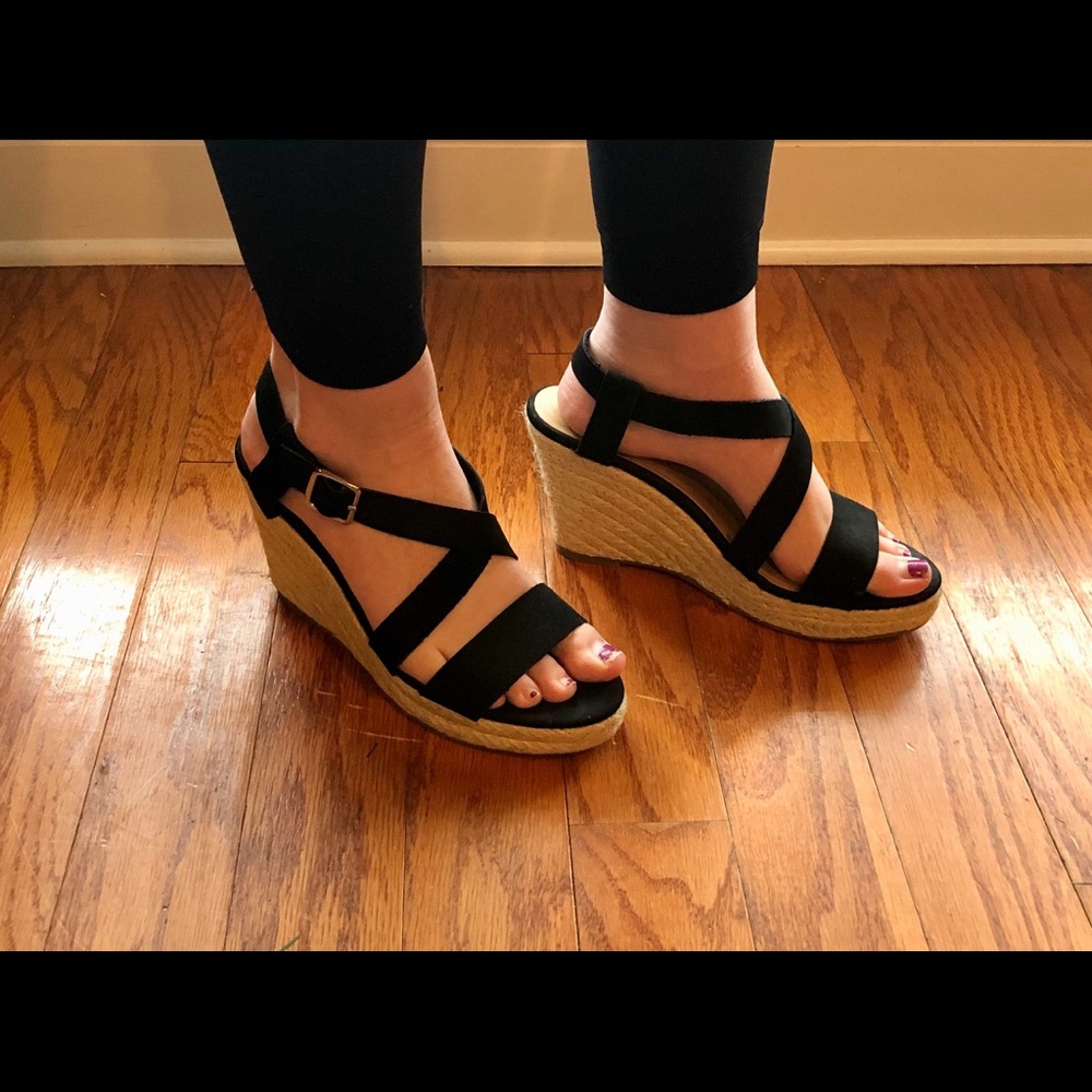 Gap black wedge 8